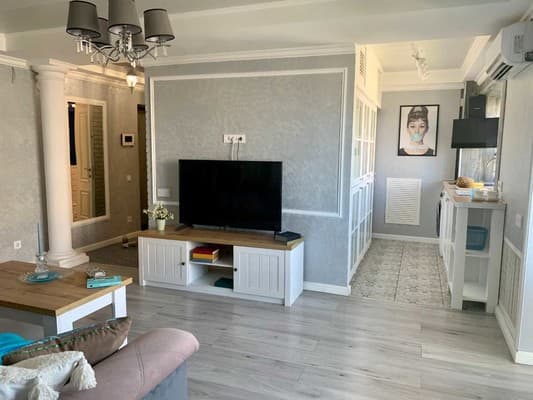 , 2-ком. VIP на просп.Соборном 133 3