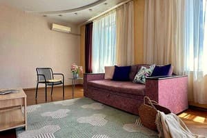 Квартира 2-ком на просп.Соборном 212 (бульвар Шевченко). Апартаменты 4-местный на проспекте Соборный 212 6