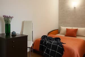 Квартира 2-ком. на ул. Победы 103 (около 5 городской больницы). Апартаменты трехместный  5