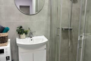 Квартира 2-ком. по просп.Соборному 232 (возле стадиона Славутич-Арена). Люкс трехместный по пр-кту возле стадиона Славутич-Арена 14