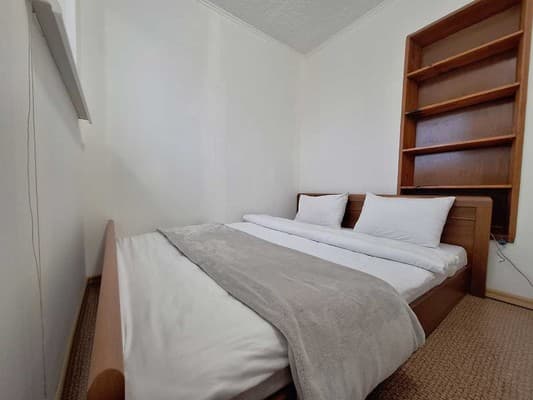 4 кровати с кондиционером и балконом. Alex Apartments. 3