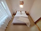 4 кровати с кондиционером и балконом. Alex Apartments. 8