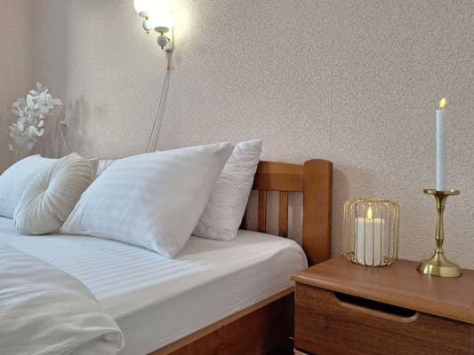 4 кровати с кондиционером и балконом. Alex Apartments. 22