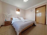 4 кровати с кондиционером и балконом. Alex Apartments. 24