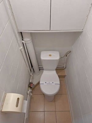 4 кровати с кондиционером и балконом. Alex Apartments. 35