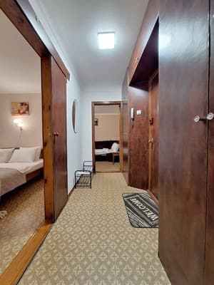 4 кровати с кондиционером и балконом. Alex Apartments. 39