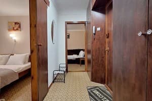 4 кровати с кондиционером и балконом. Alex Apartments. 39