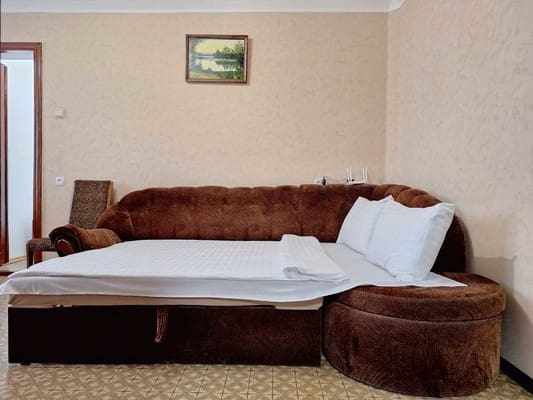 4 кровати с кондиционером и балконом. Alex Apartments. 41
