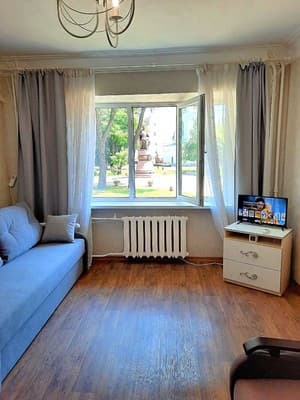 Alex Apartments. White rotunda. 8
