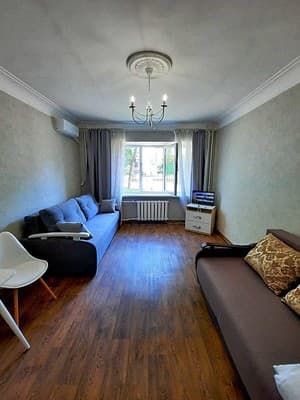 Alex Apartments. White rotunda. 9