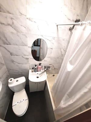 Alex Apartments. White rotunda. 16