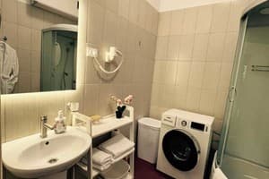 Готель Alex Hotel. Люкс 4-місний  16