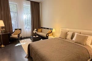 Готель Alex Hotel. Люкс 4-місний  10