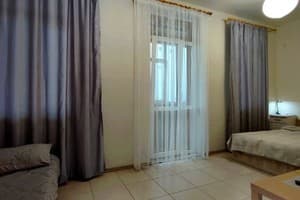 Апарт-отель Апартаменты Левада. Апартаменты трехместный люкс с балконом 35 3