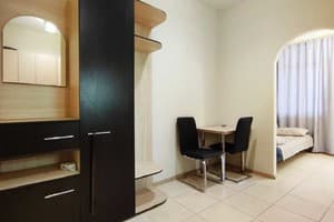 Апарт-отель Апартаменты Левада. Апартаменты трехместный люкс с балконом 35 7