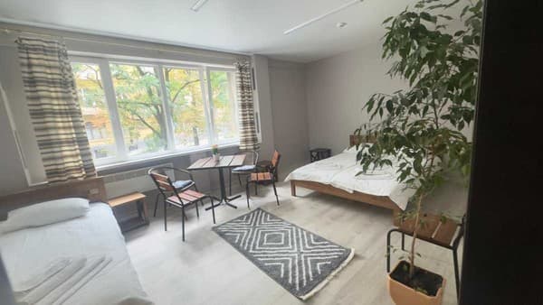 Біля Замку 27