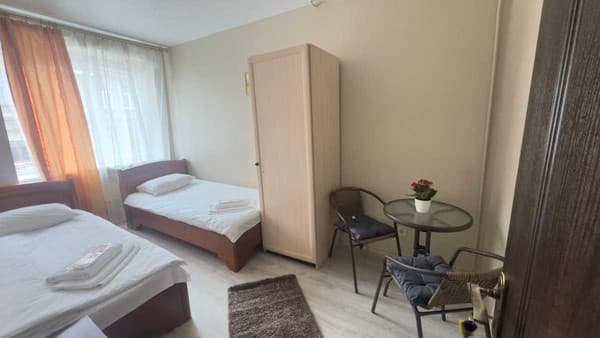 Біля Замку 32