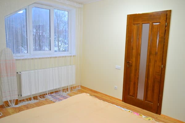 Біля лісу 13