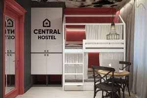 Хостел Central Hostel. Место в женском 4-местном номере Red 3