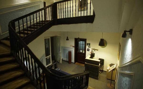 Central Hotel 1