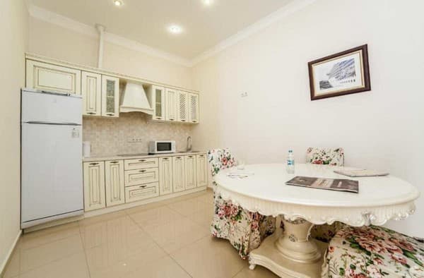 Corona Hotel&Apartments  13