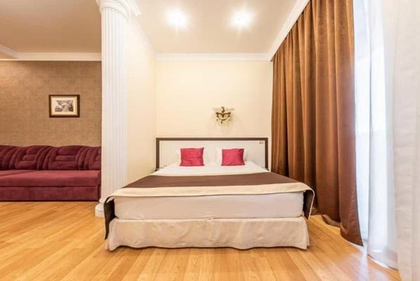 Corona Hotel&Apartments  4