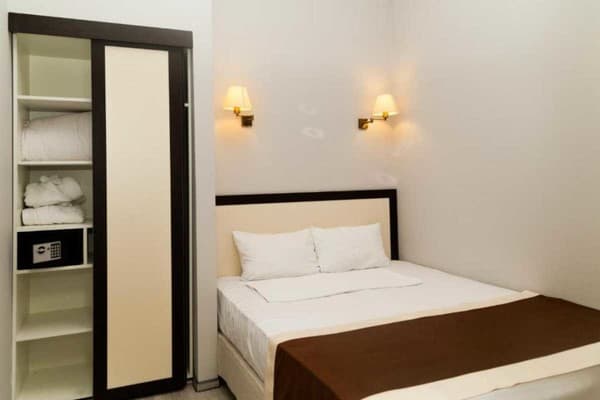 Corona Hotel&Apartments  3