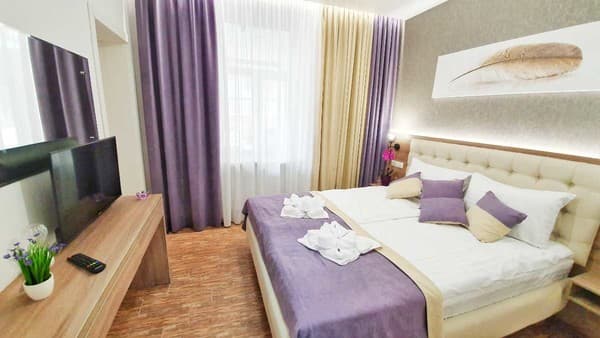 DeMarApart Violet 1
