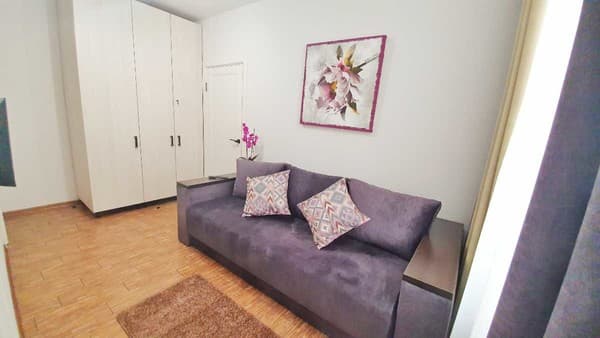 DeMarApart Violet 8
