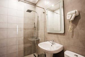 Отель Discovery Hotel. Эконом 6-местный  5