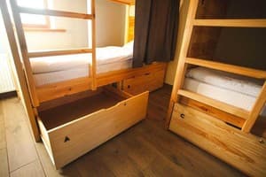 Хостел Dream Hostel Khmelnytskyi. Место в женском 4-местном номере  1