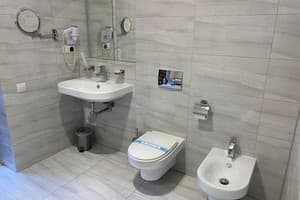 Готель EVE BOUTIQUE LAKEFRONT RESORT. Делюкс двомісний з терасою 2