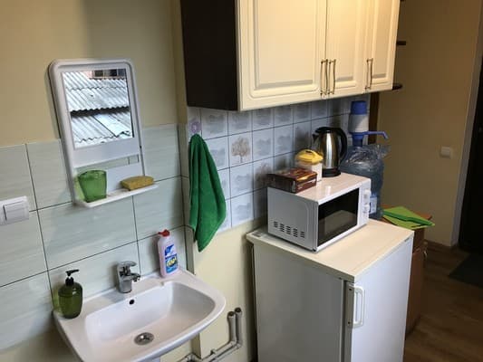 FOX Hostel 11