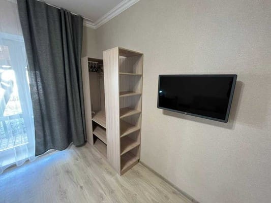 FOX Rooms 90 4