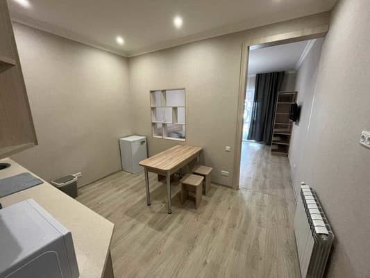 FOX Rooms 90 6