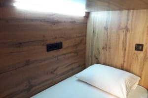 Full House Hotel & Capsule Hostel 6