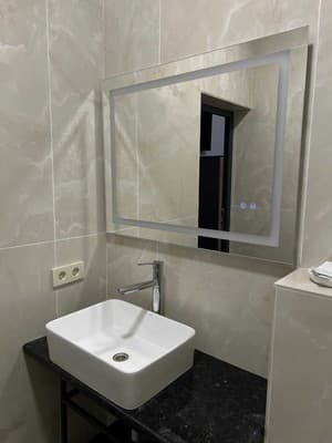 GEORGE PALACE 11