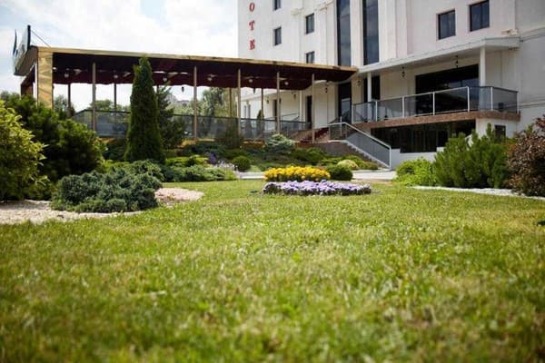 Garden Hall 31