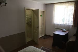 Gesthouse & Parking 11