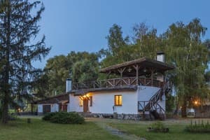 Частная усадьба Гостиный двор на хуторе Крещатик. Коттедж 4-местный Двухэтажный 1