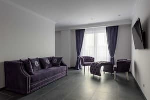 Отель Grand Royal. Люкс трехместный  4