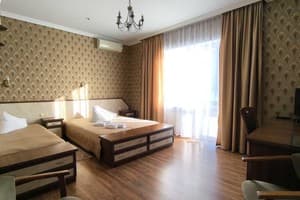 Отель Hermes Resort Hotel. Комфорт трехместный  2