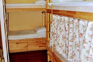 Хостел Hostel DOM. Место в общем 6-местном номере  2