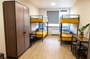 Отель Hostel+H. Место в общем 4-местном номере  1
