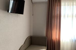 Отель Каприз. Семейный трехместный №14 (2+1) 1