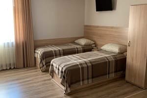 Отель Каприз. Стандарт 4-местный №10 1