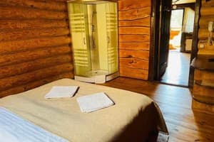 Отель Кот Баюн и Кривенькая уточка. Люкс 4-местный с балконом 2
