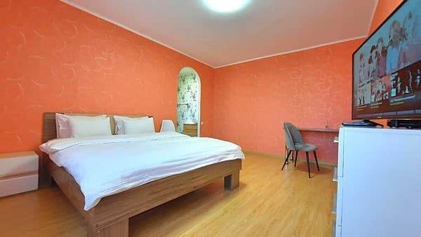 Квартира Красное и белое,Alex Apartments (бесконтактное заселение 24/7)