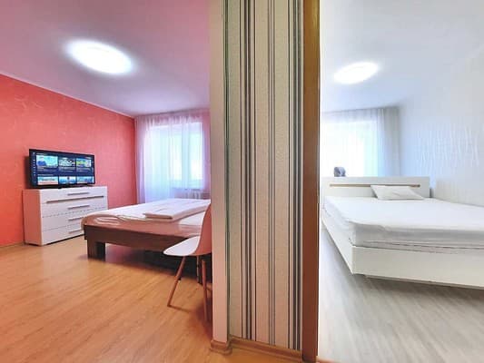 Красное и белое,Alex Apartments (бесконтактное заселение 24/7) 16