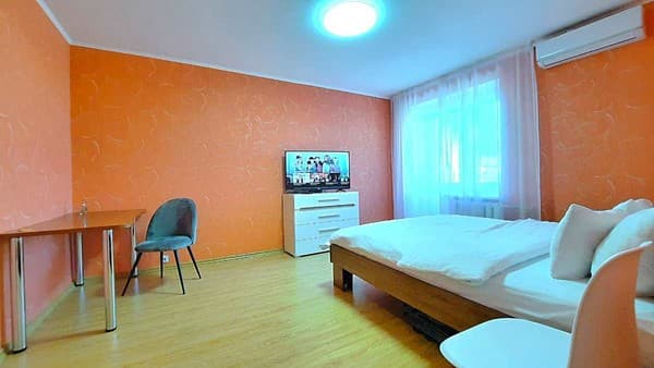 Красное и белое,Alex Apartments (бесконтактное заселение 24/7) 10